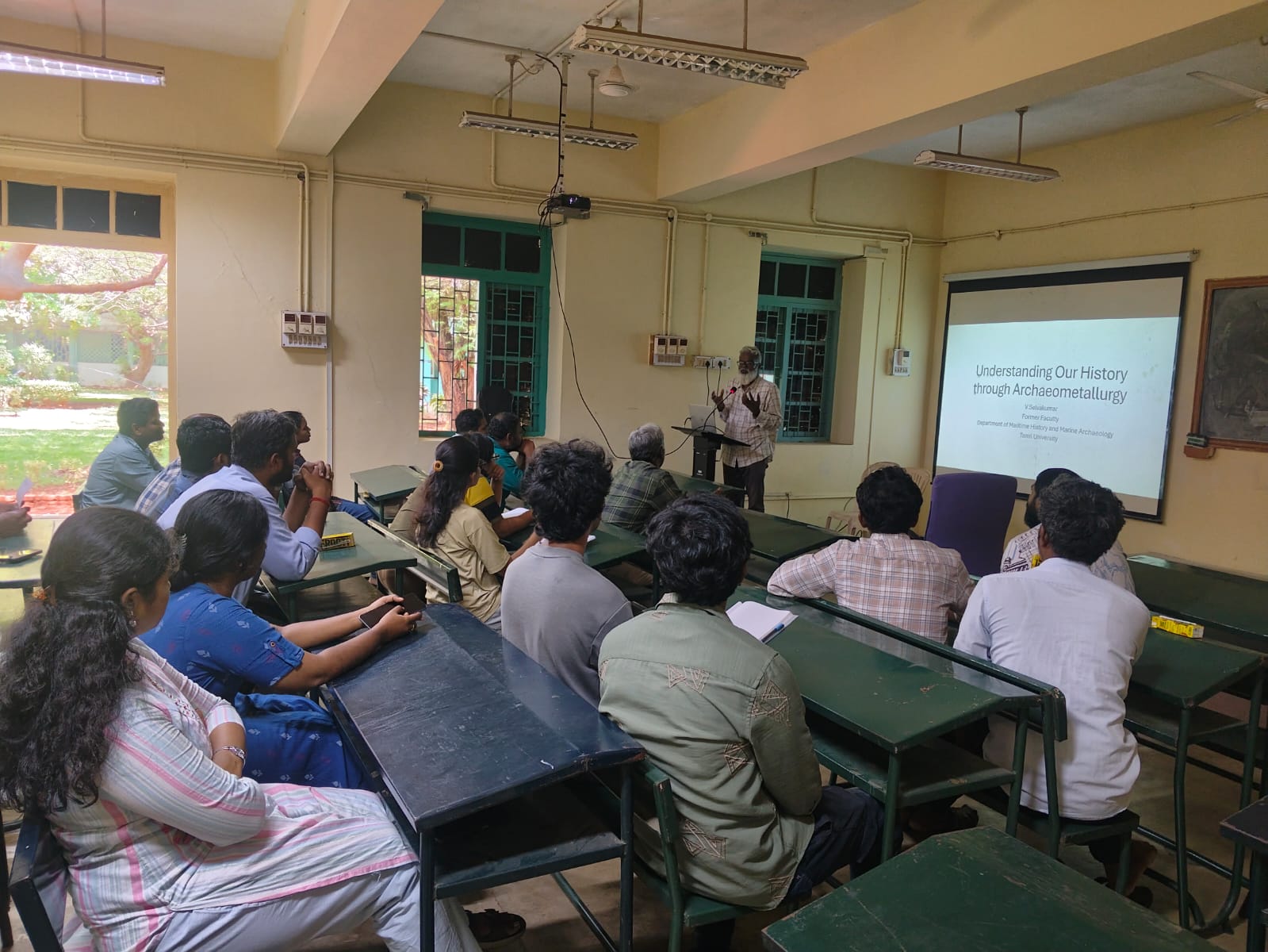 Prof. V. Selvakumar presenting the inaugural archaeometallurgy talk